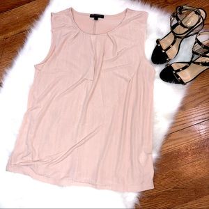 Banana Republic cream/beige sleeveless blouse NWT